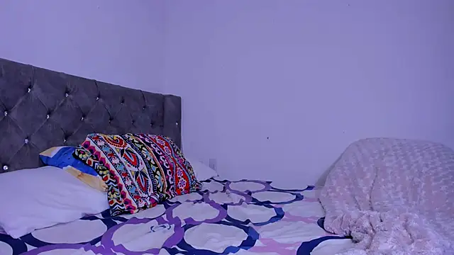 Chat XXX ao vivo de naive_natty10