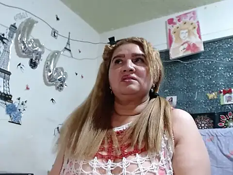 Perla1981-- Live XXX-chat