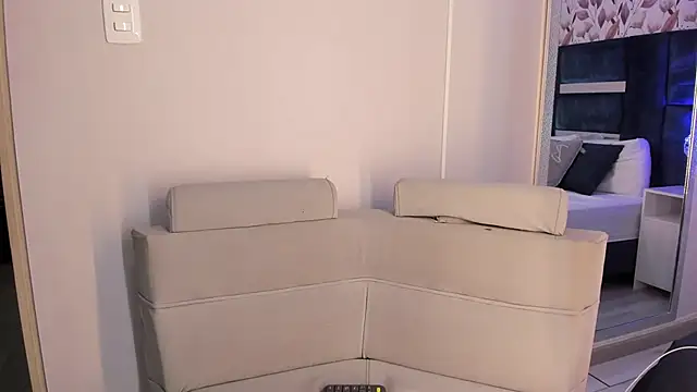 Chatroom XXX en direct de LolaGray__