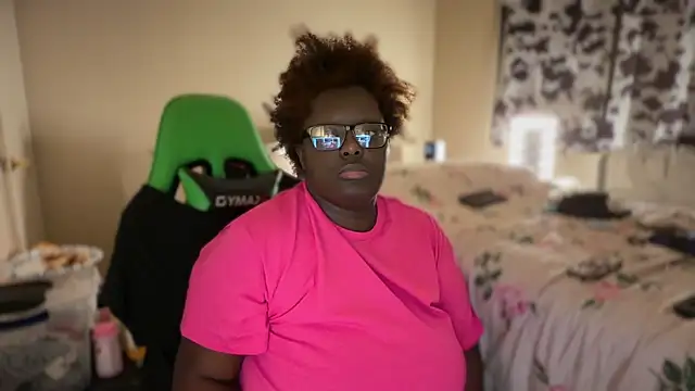 -Yagurlwest webcam show