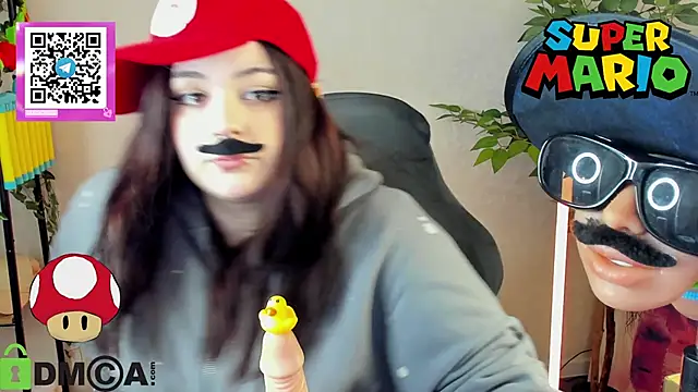 Mia_R0ss élő XXX-chatje