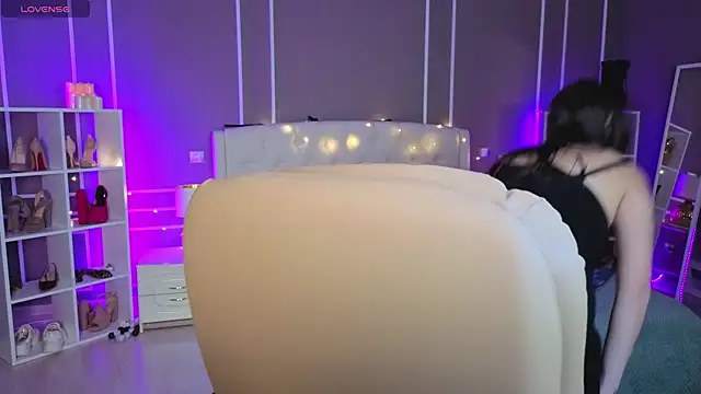 ElinaMotion: вебкам-шоу