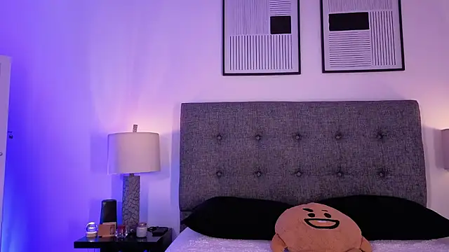 mandi4pole_'s Webcam Show