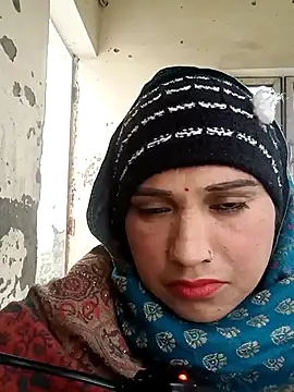 Cute-karisma1234's Live XXX Chat