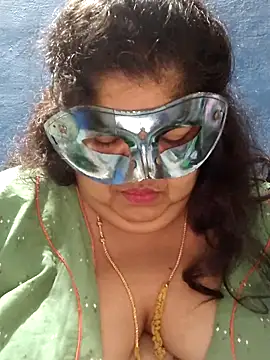 tamilthanushri Chat XXX in diretta