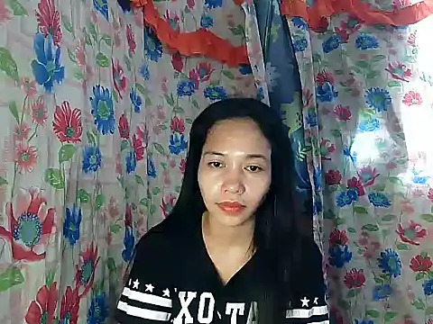 PinaySkinnyGirl live XXX chat