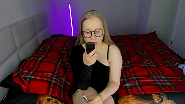 MilanaJune Webcam-Show