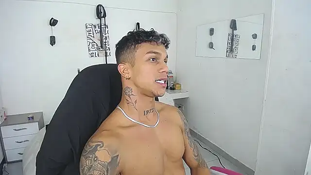 Chat XXX en directo de Leonard_Price