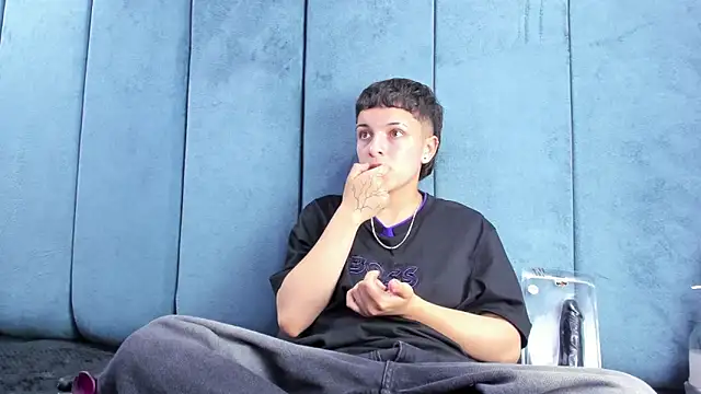 Megan_Thompson_ Live XXX-Chat