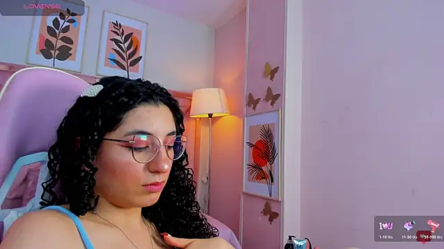 Chat XXX ao vivo de DemiJones_