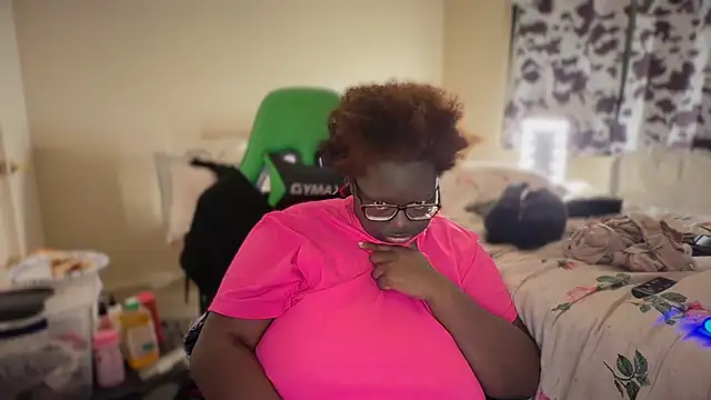 -Yagurlwest live XXX chat