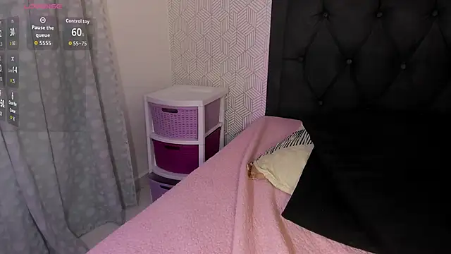 Selena_fox7's Webcam Show