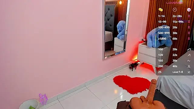 MEYLAGIAn Live XXX chat