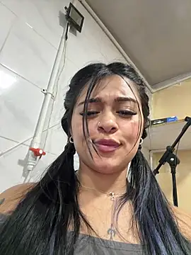 Saray_charmante Live XXX-Chat