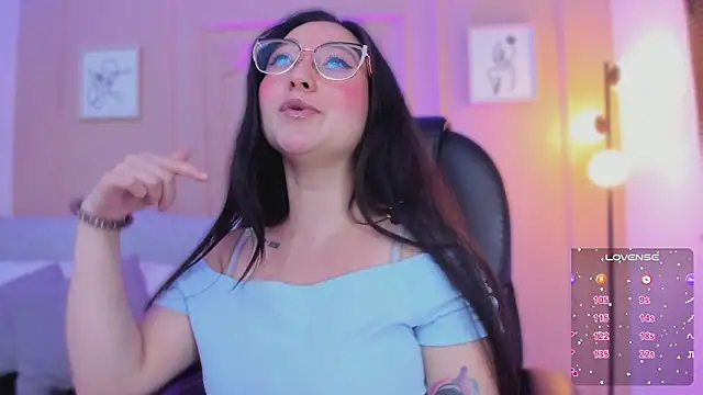 แชท XXX สดของ lucy_neil