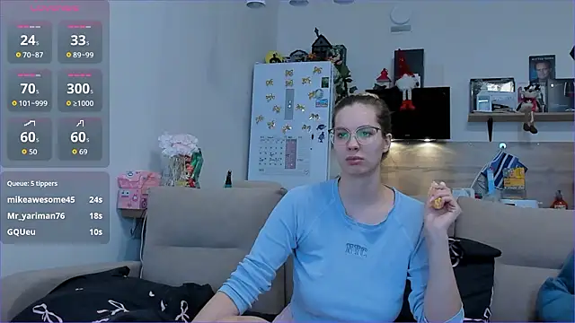 Girl_alone_home élő XXX-chatje