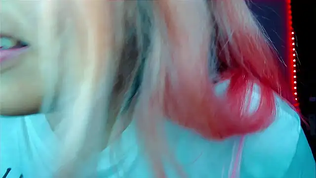 Chat XXX en directo de EllieMoonX