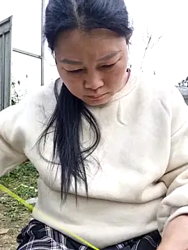 yoowwmr: διαδικτυακό σόου στην κάμερα