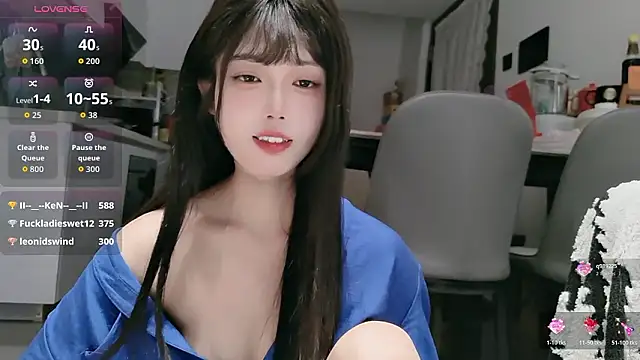 Pokazy przed kamerką – sansan-666