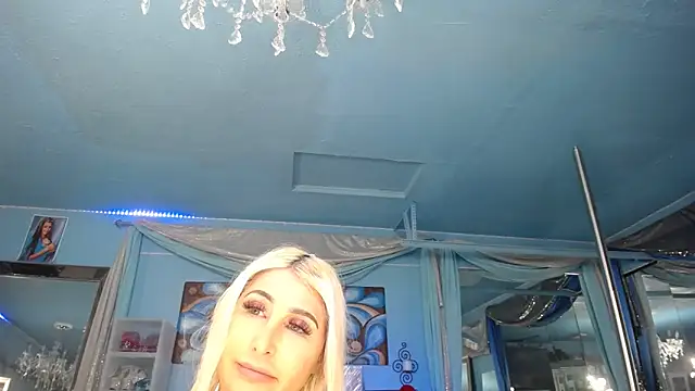 Živý XXX chat ADRIANNA_FOX