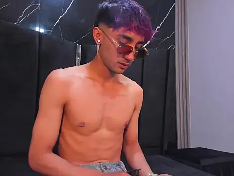 KrisX_hl Chat XXX in diretta