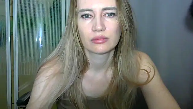 JessFoxxx élő XXX-chatje