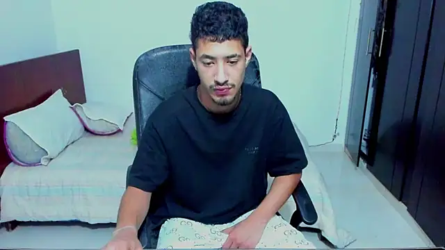 Chat XXX en directo de Chandler_ken