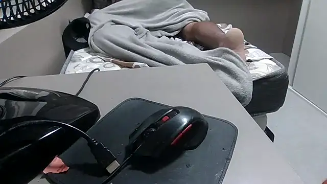 Chat XXX en directo de JUNINHOLEKEJR