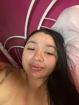 Онлайн чат XXX QueenYumi