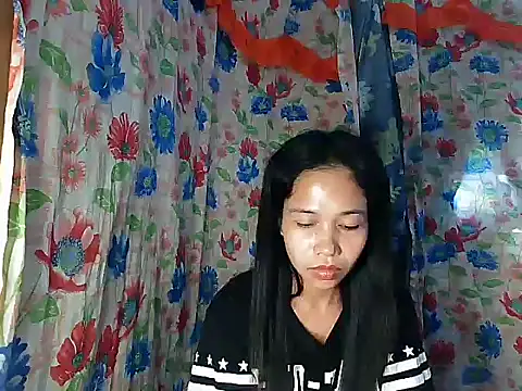 PinaySkinnyGirl élő XXX-chatje