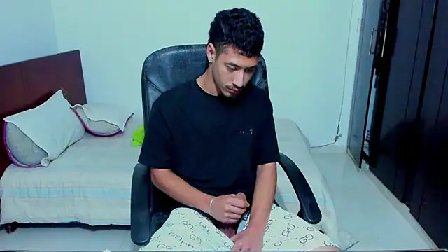 XXX chat uživo modela Chandler_ken