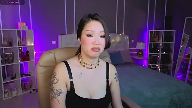 ElinaMotion Adlı Modelin Canlı XXX Sohbeti