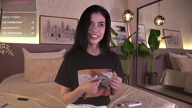 ElleDiane's Live XXX Chat