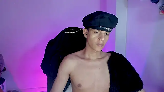 tylernova Live XXX Chat