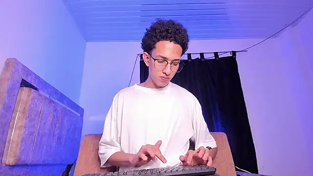 Cj_davis_: онлайн-секс-чат