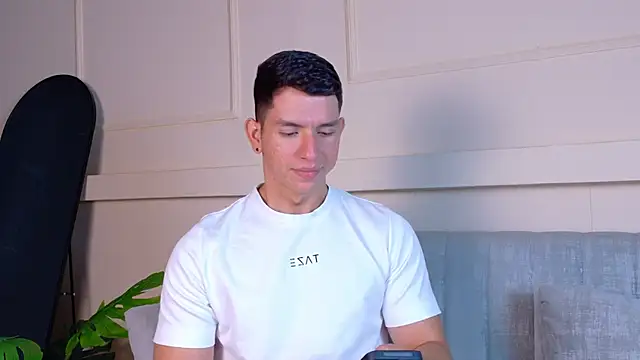 ZaneDawson: онлайн-секс-чат