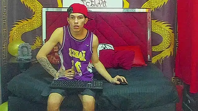 Pokazy przed kamerką – Pride_couple