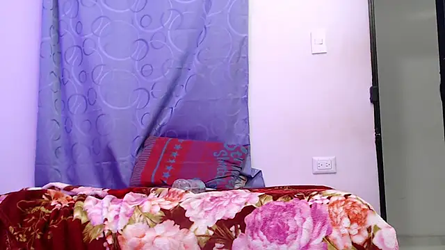 skinnysexzara18: онлайн-секс-чат