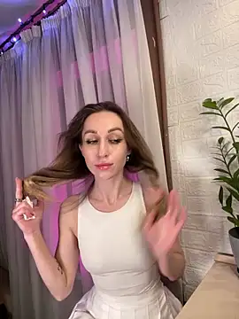 AnesaKis 在線直播表演