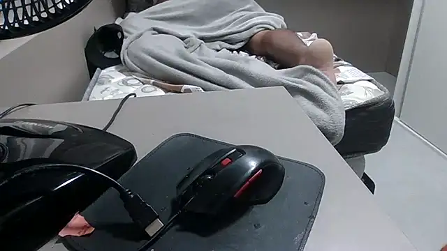 JUNINHOLEKEJR: онлайн-секс-чат