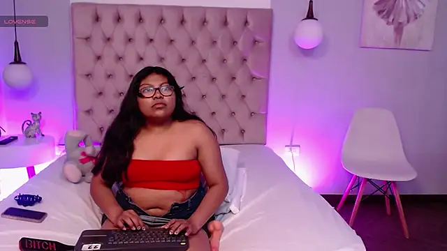 Czat XXX na żywo – Kiri_Black_