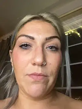 LittleMissEeve's Live XXX Chat