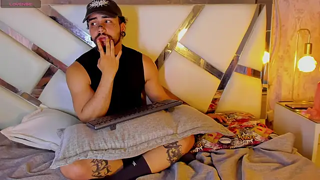 Benny_and_Mark Chat XXX live