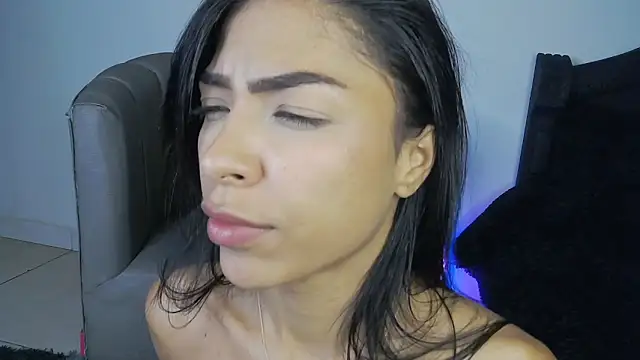 CoralieBronson Chat XXX live