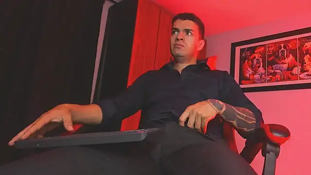 ALPHA_DOMINUS_ live XXX chat