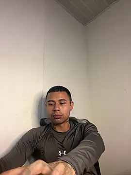 _Logan_Colton_: απευθείας συνομιλία ΧΧΧ