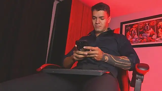 ALPHA_DOMINUS_: απευθείας συνομιλία ΧΧΧ