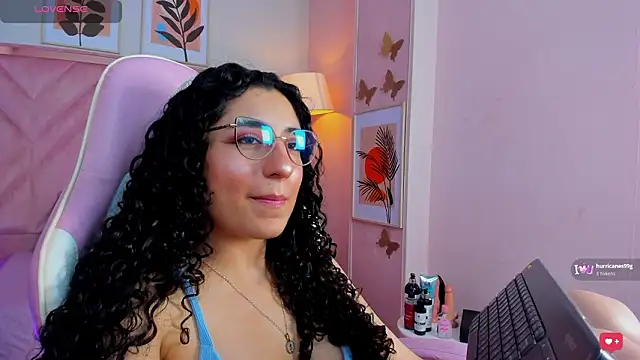 Chat XXX en directo de DemiJones_