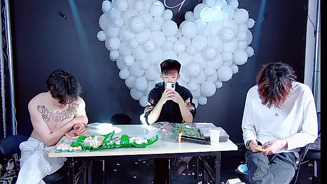 TNT-001: απευθείας συνομιλία ΧΧΧ