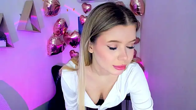 FollowLovee Live XXX Chat